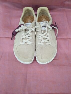 Gobi III Sneaker Leather Womens. New Never Worn. No Box Or Tags.